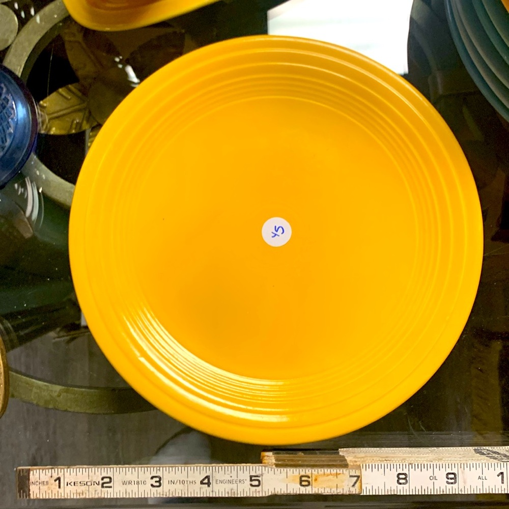 Fiesta Vintage Original Yelloe 9.5” Plate Wet foot!!!